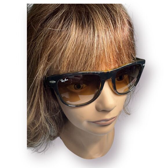 Ray-Ban RB4105 Wayfarer Folding Classic Sunglasses Polished Light Havana 710/51 - Picture 10 of 12